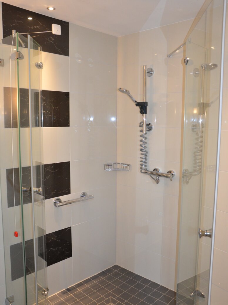 Shower bar at St. Antonius Hospital