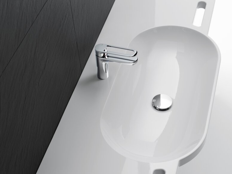 Variable-length washbasin with grab rails and single-lever mixer in chrome